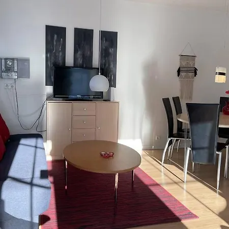 Taet Pa Strand, Marina Og Bogenses Hyggelige Gagade Bogense