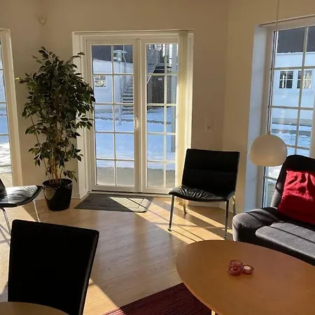 Taet Pa Strand, Marina Og Bogenses Hyggelige Gagade * Bogense